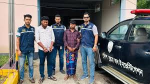 অস্ট্রেলিয়ায় চাকরির স্বপ্ন দেখিয়ে ৬০ লাখ টাকা হাতিয়ে নেওয়া চক্রের সদস্য