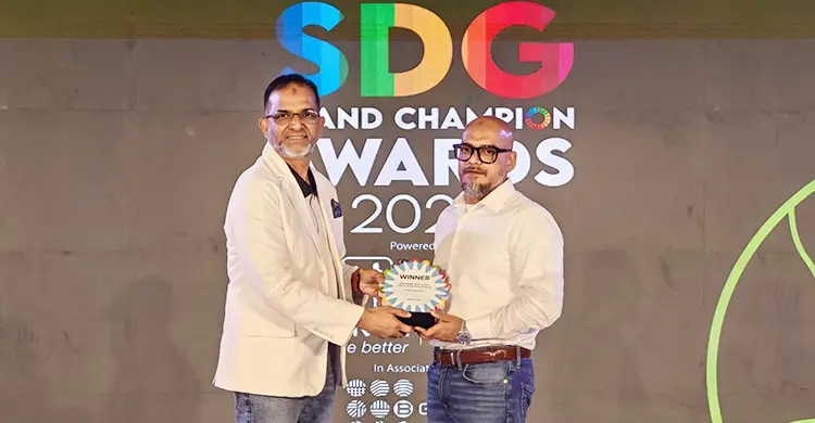 টেকসই আর্থিক খাত ও কমিউনিটি উন্নয়নে এসডিজি অ্যাওয়ার্ড পেলো বিকাশ