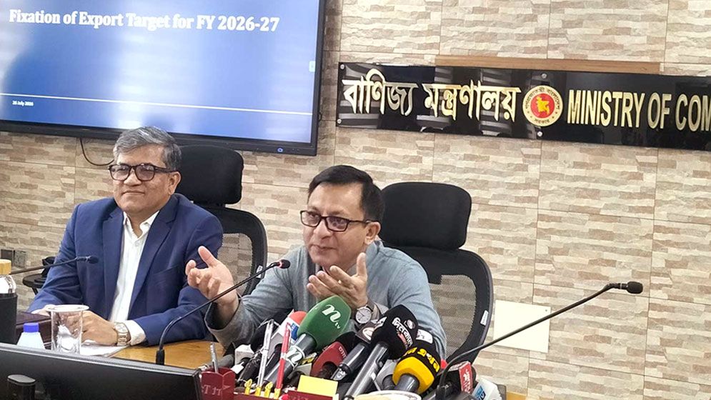 জ্বালানি সংকটের দ্রুত কোনো সমাধান নেই: বাণিজ্যমন্ত্রী