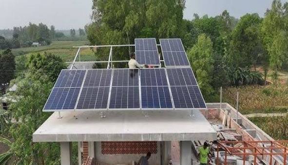 গুরুত্বপূর্ণ সরকারি ভবনে পর্যায়ক্রমে বসবে সৌর প্যানেল