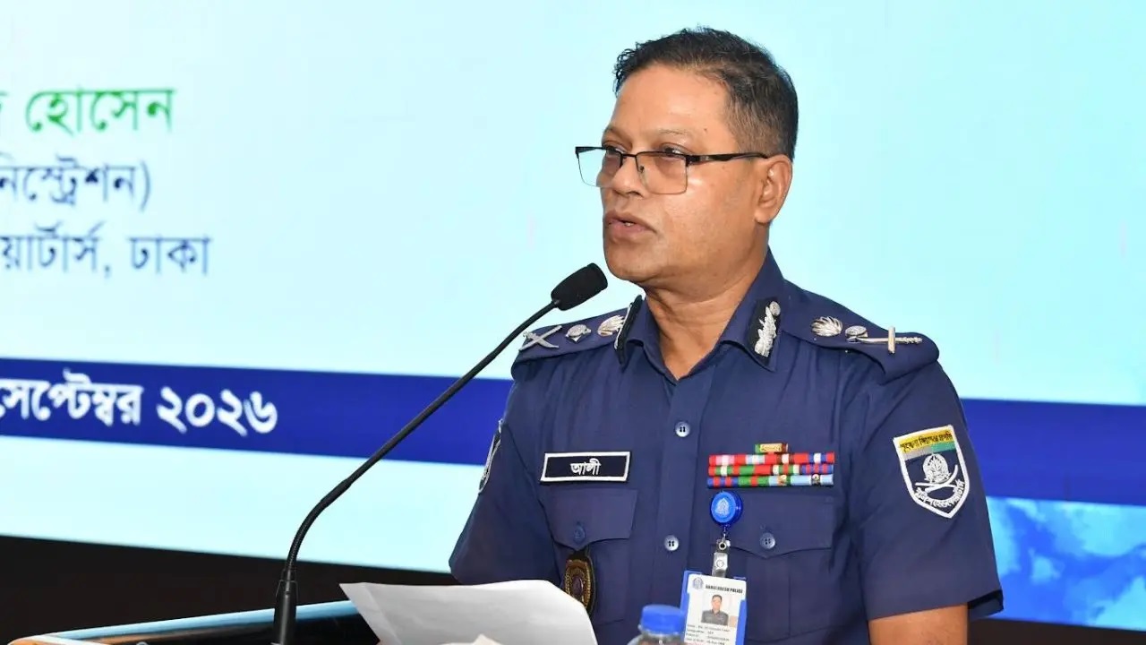 মোবাইলের অতিরিক্ত আসক্তি নেশাজাত দ্রব্যের মতোই ক্ষতিকর : আইজিপি