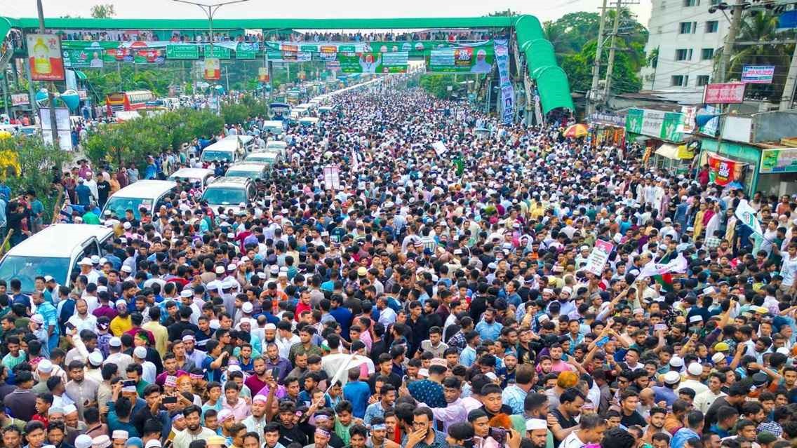 ফেনীতে ১১ দলের লংমার্চের পথসভা জনসমুদ্রে পরিণত
