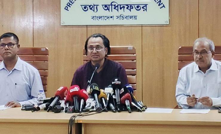 মুক্তিযোদ্ধাকে কবর দিতে বাধা প্রদানকারীদের এর পরিণতি ভোগ করতে হবে: তথ্য উপদেষ্টা