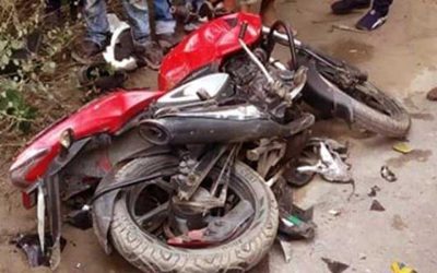 বেপরোয়া গতির দুই মোটরসাইকেলের সংঘর্ষ : প্রাণ হারাল চালক ও আরোহী